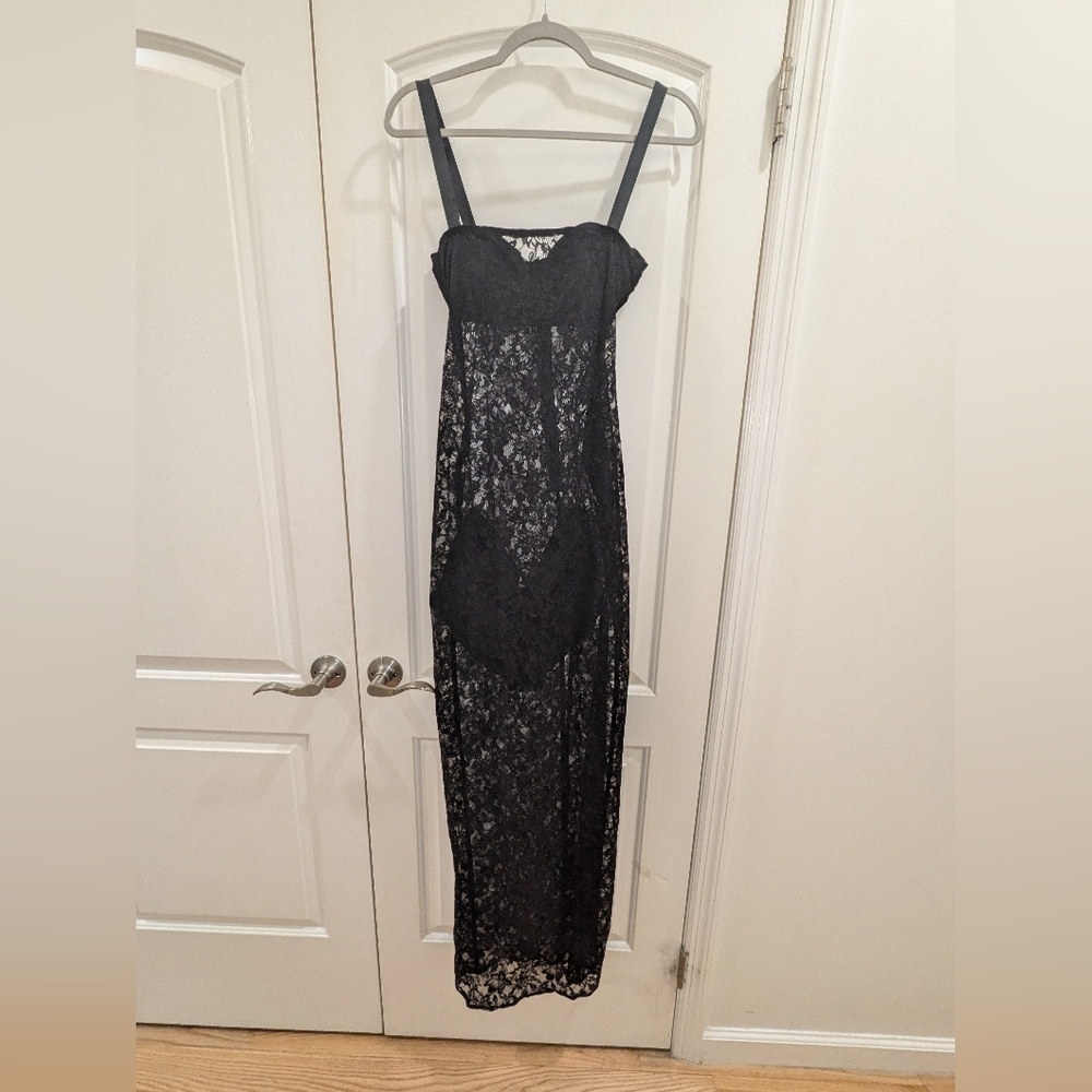 20. NWOT LOVERS + FRIENDS GRACIA GOWN - Picture 4 of 6